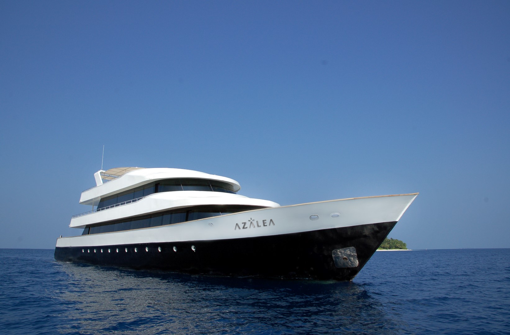 Azalea Cruise yacht in the Maldives
