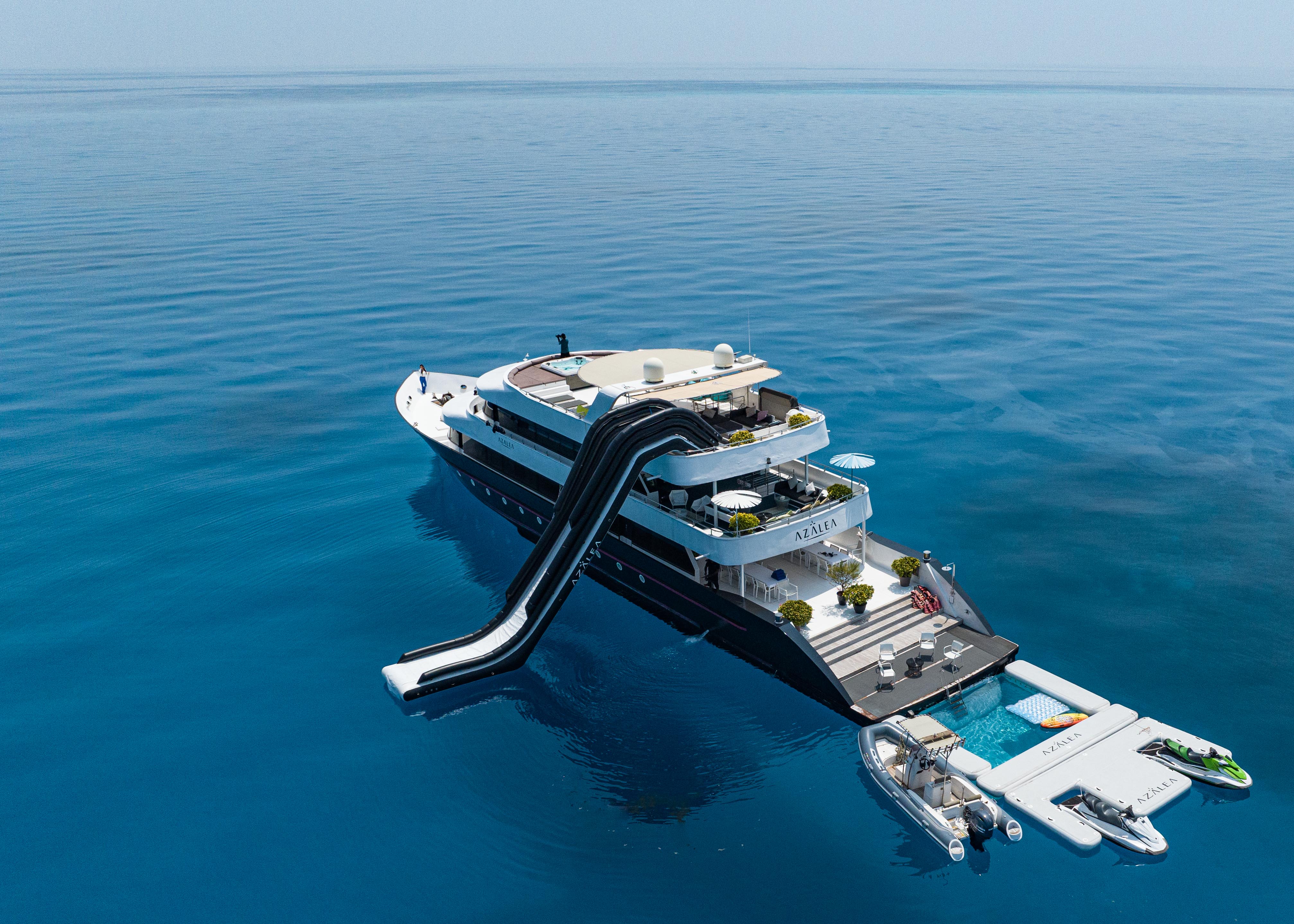 Maldives Private Yacht Charter: A Private Luxury Sea Holiday for Chinese High-End Travelers